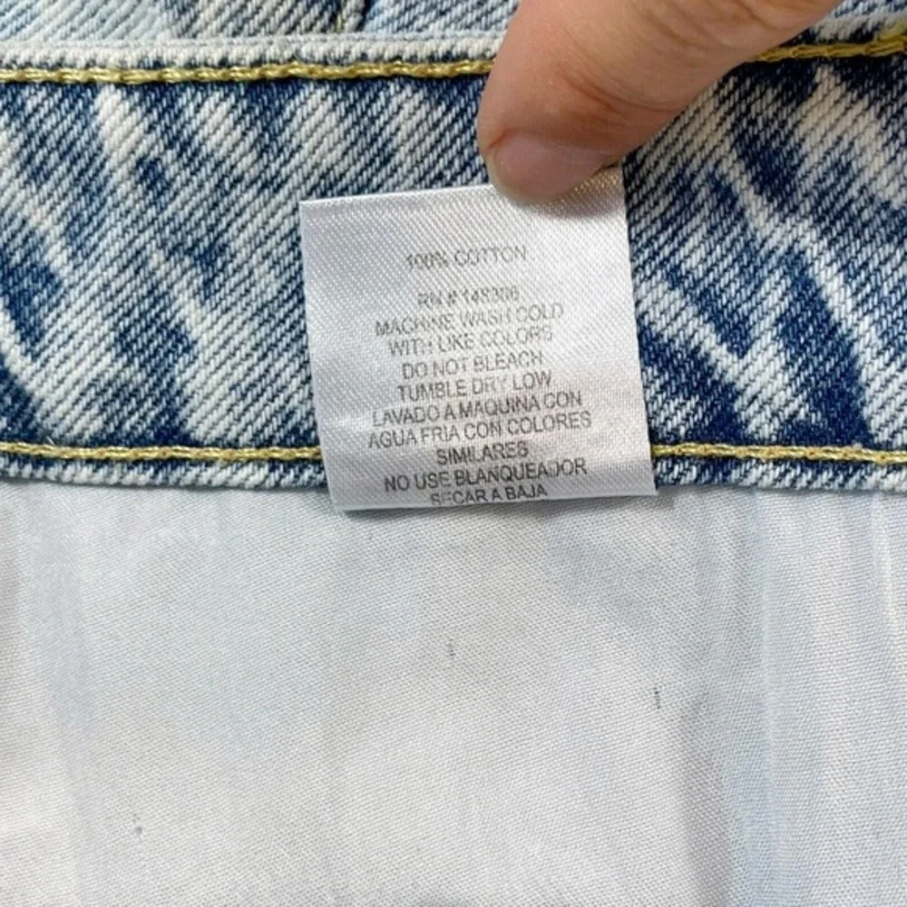 Blue Age High Rise Cut‎ Off Shorts Womens Size L Blue Light Denim Raw Hem NEW